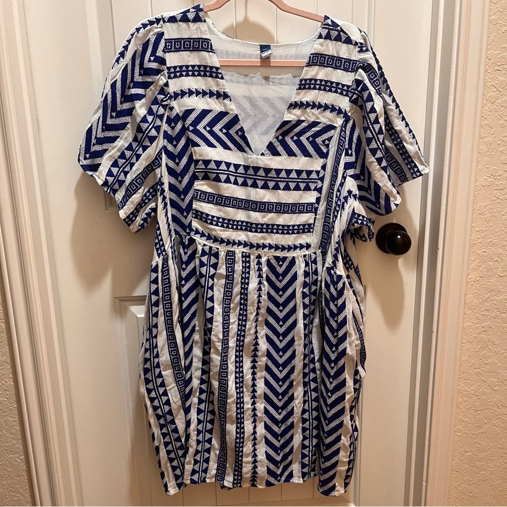 Old Navy White and Blue Patterned Plus Size Swing Dress - XXL